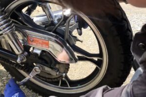 GN125のチェーン調整をDIYでやってみた｜スパナとメガネレンチで簡単整備！