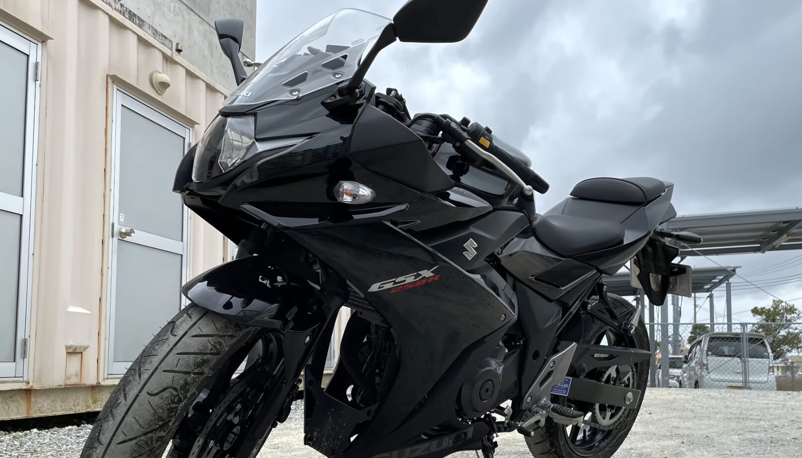 【GSX250R】立ちごけ対策に！OVER RACINGのスライダーをDIYで取り付けてみた
