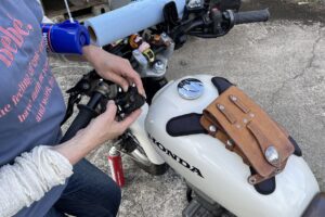 【CB223整備記録】ウインカースイッチの分解＆清掃で動きが改善！